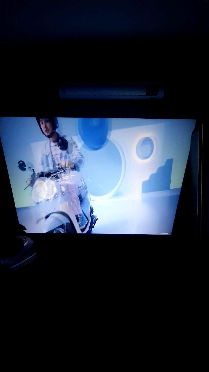 reviewWanbo T4 Projector 4K HD โปรเจคเตอร์ โปรเจคเตอร์พกพา แก้ไขภาพบิดเบี้ยวอัตโนมัติ โฟกัสอัตโนมัติ comment 0